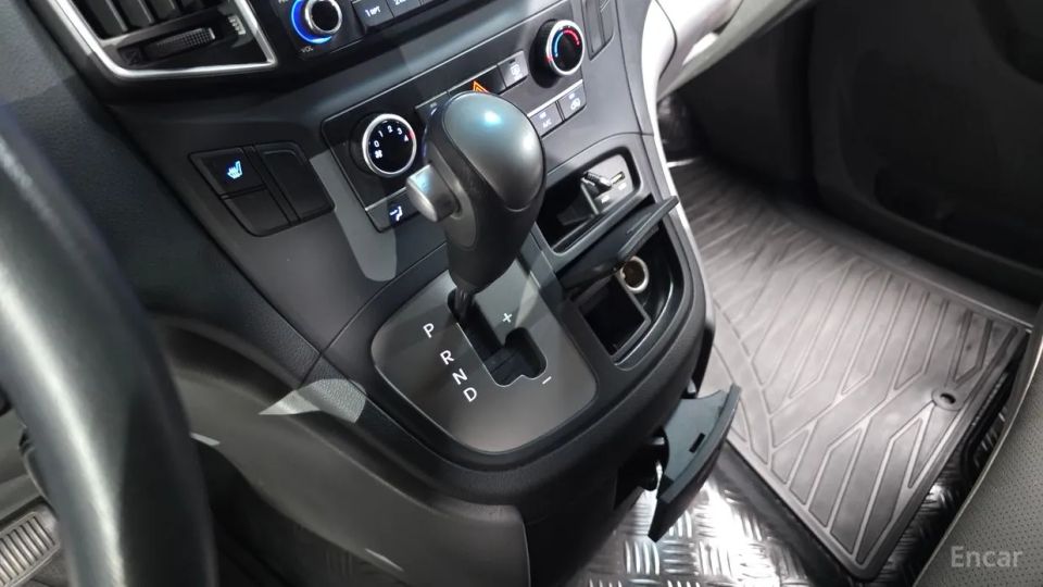 Hyundai Starex