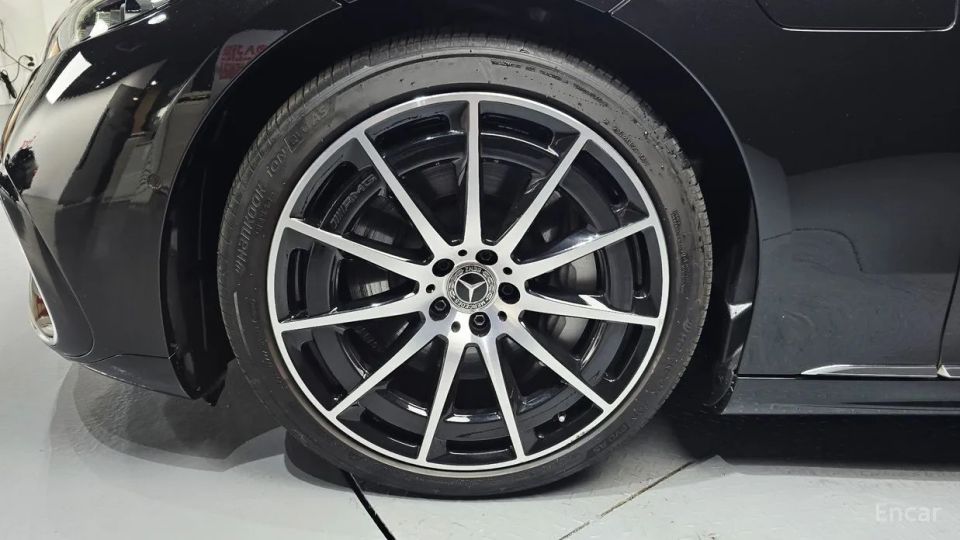 Mercedes-Benz EQS