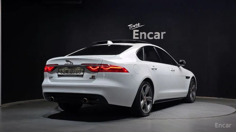 Jaguar xf
