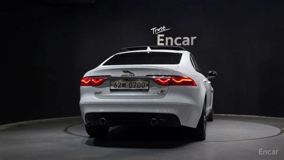 Jaguar xf
