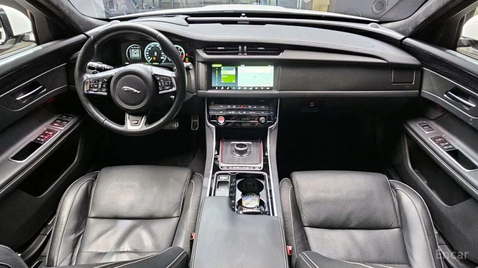 Jaguar xf