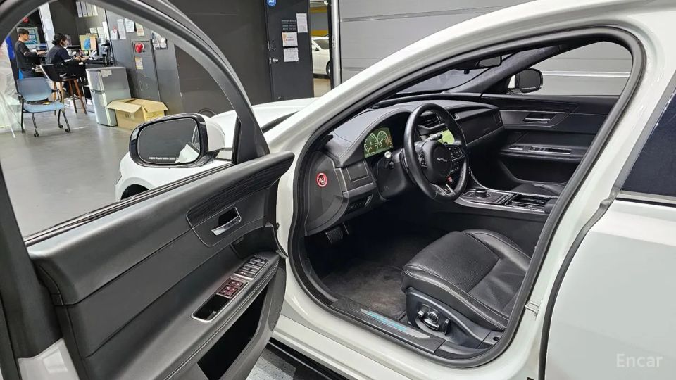 Jaguar xf
