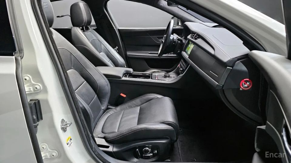 Jaguar xf