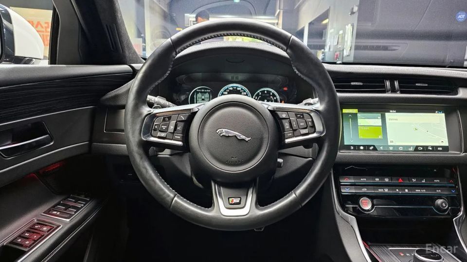 Jaguar xf