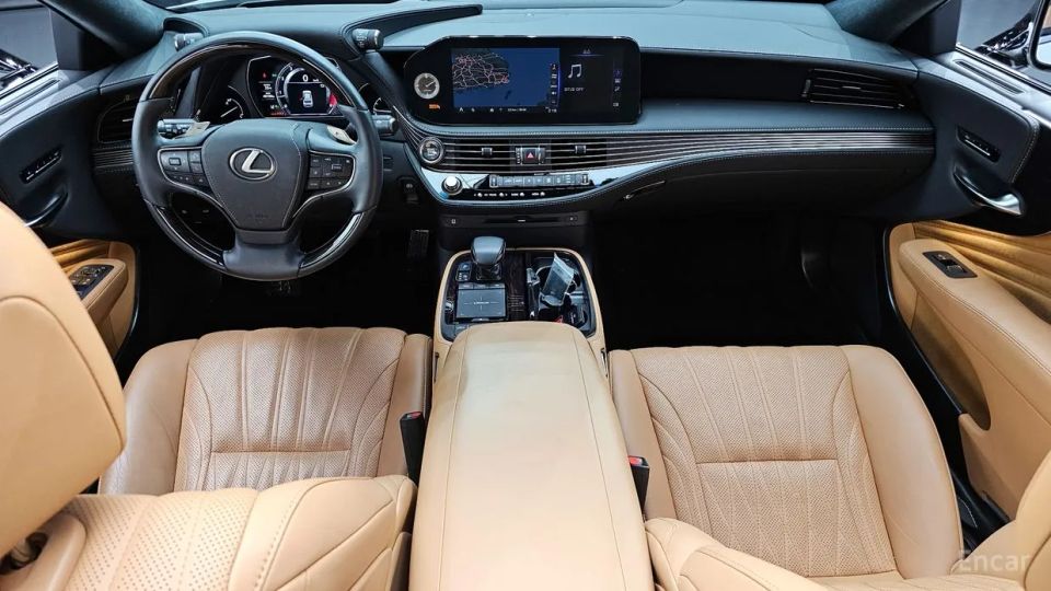 Lexus LS