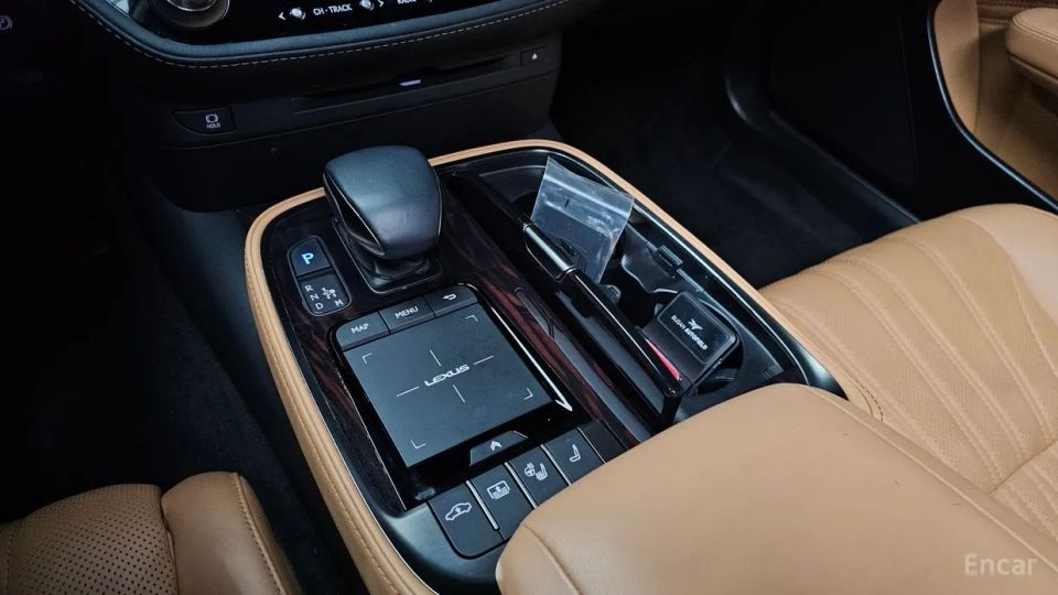 Lexus LS