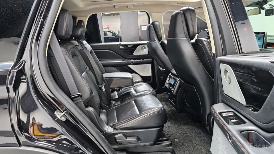 Lincoln Aviator