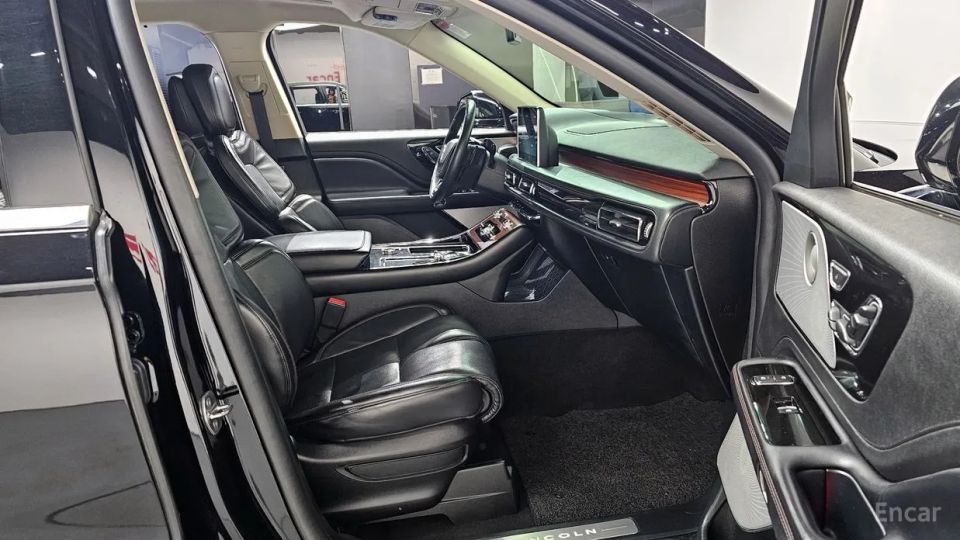 Lincoln Aviator