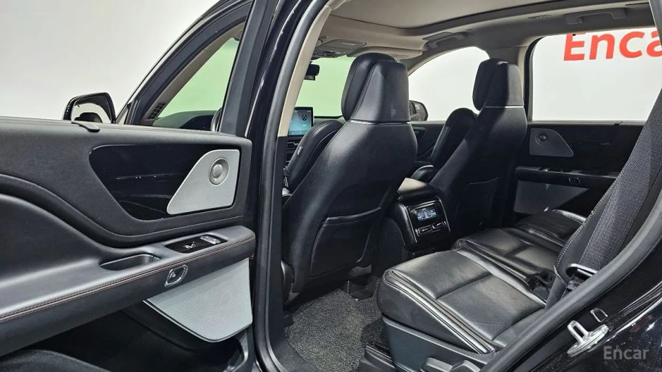 Lincoln Aviator