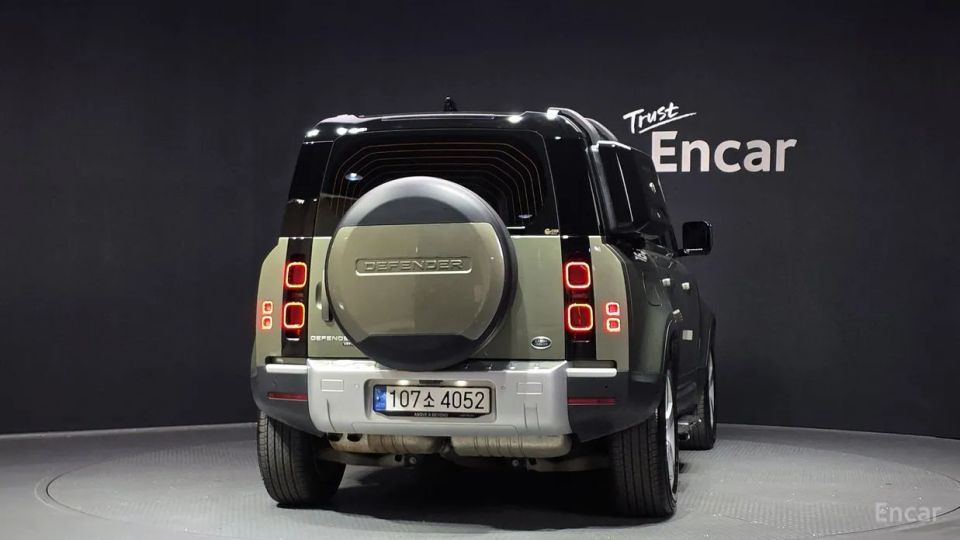 Land Rover Defender