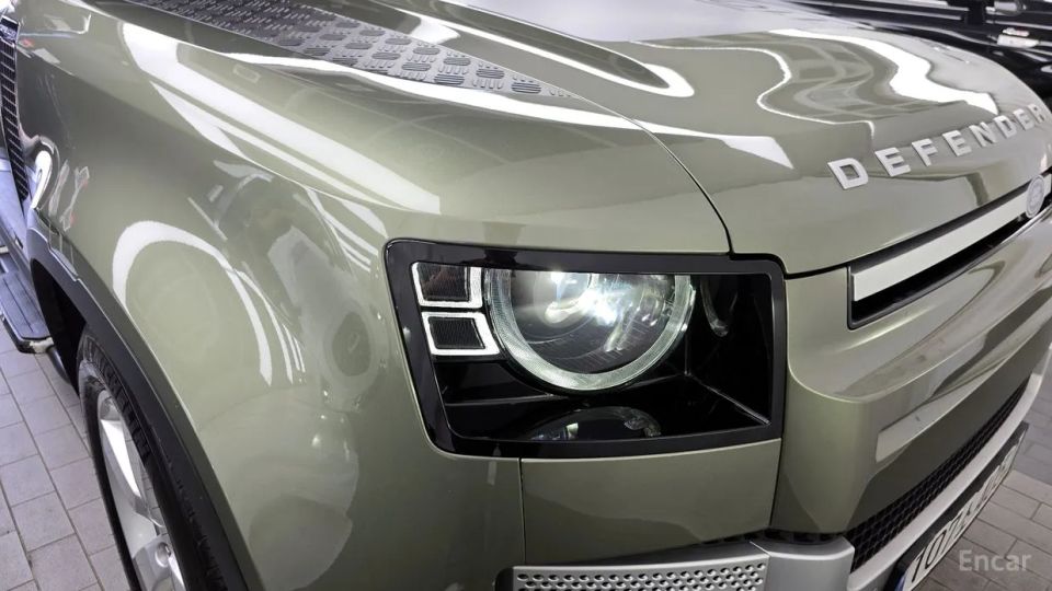 Land Rover Defender