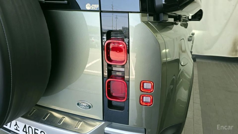 Land Rover Defender