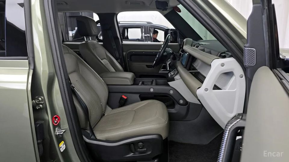 Land Rover Defender