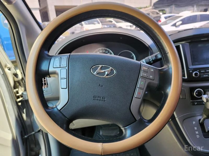 Hyundai Starex