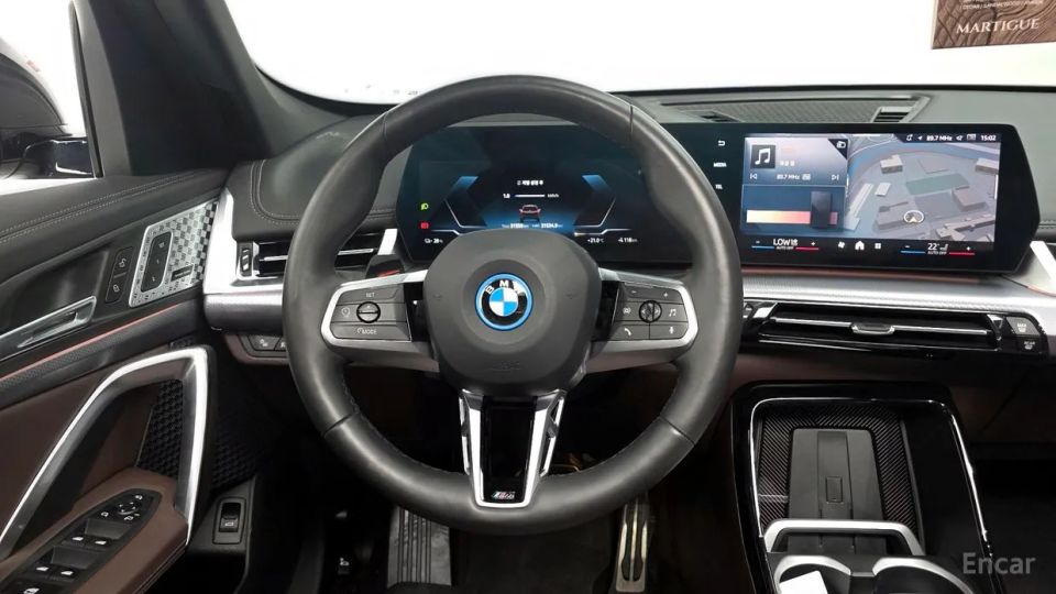 BMW ix1