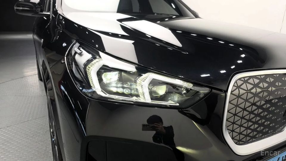BMW ix1