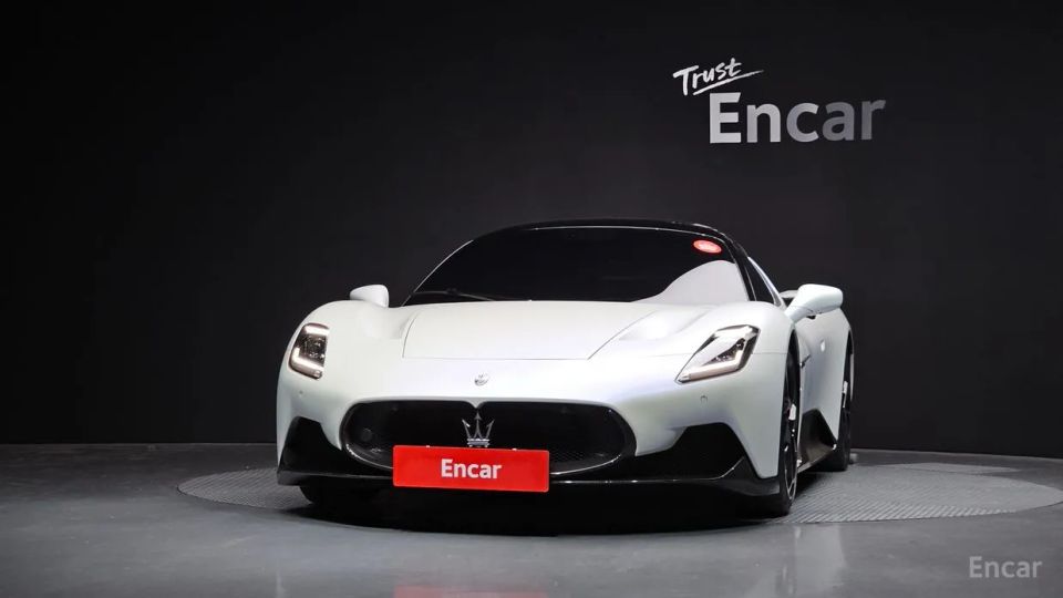 Maserati MC20