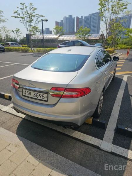 Jaguar xf