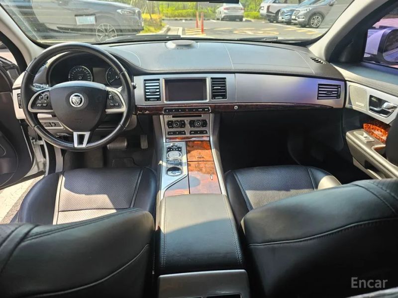 Jaguar xf