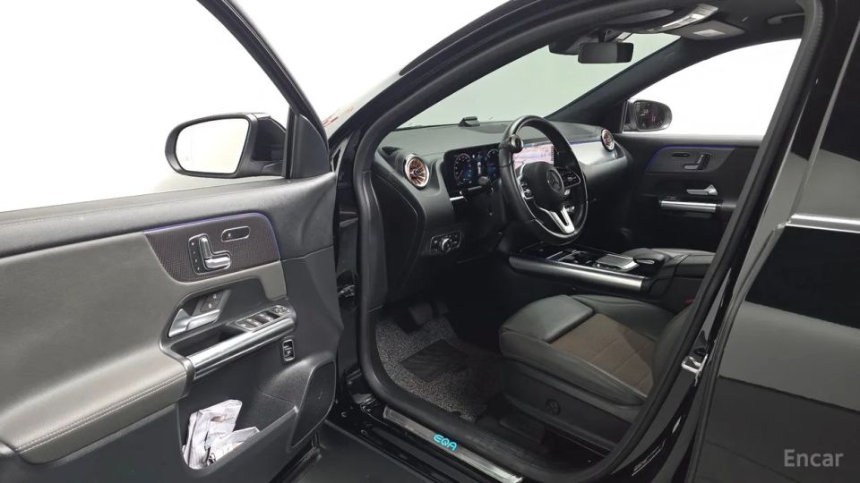 Mercedes-Benz EQA