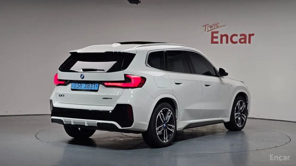 BMW ix1