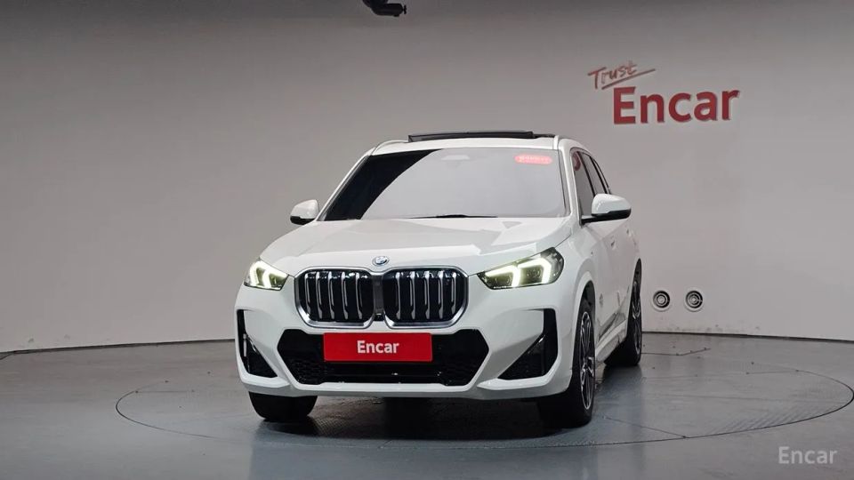 BMW ix1