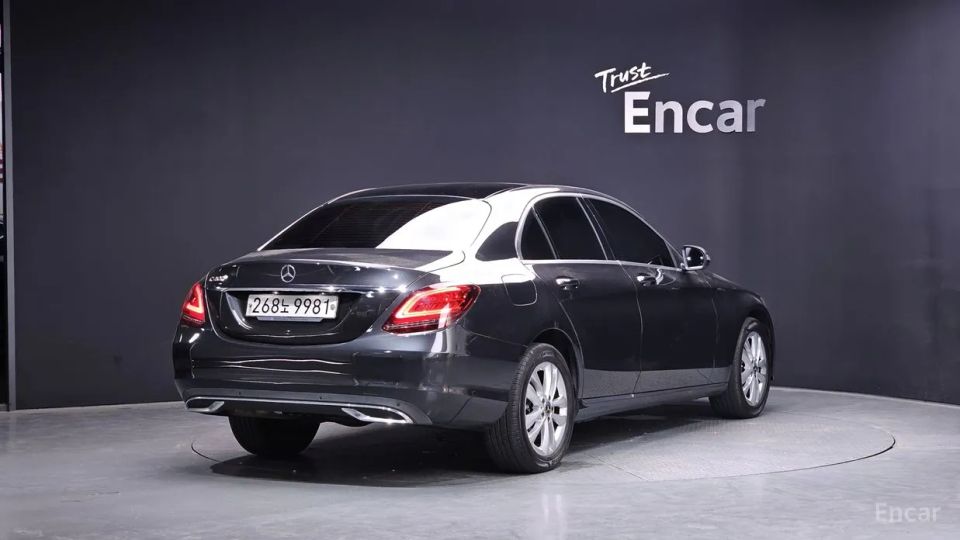 Mercedes-Benz C-Class