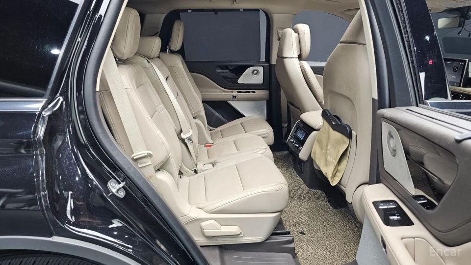 Lincoln Aviator