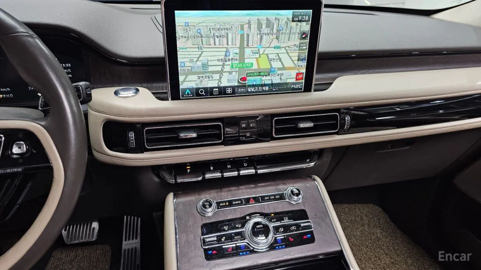 Lincoln Aviator