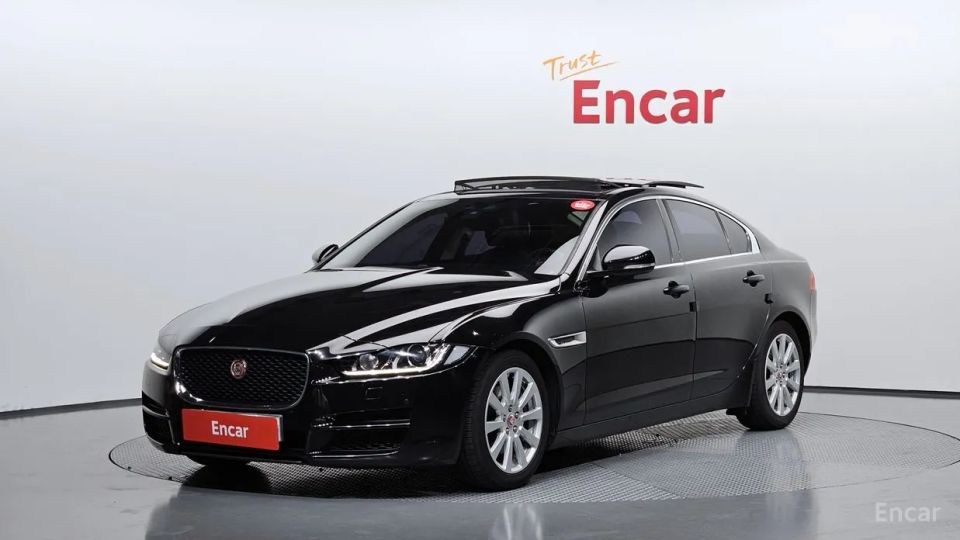 Jaguar XE