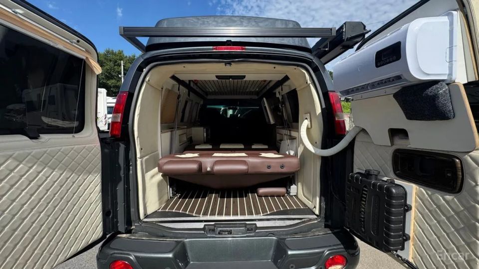 GMC Savana