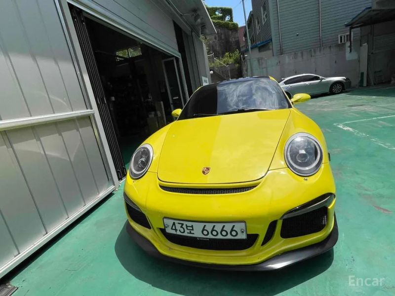 Porsche 911