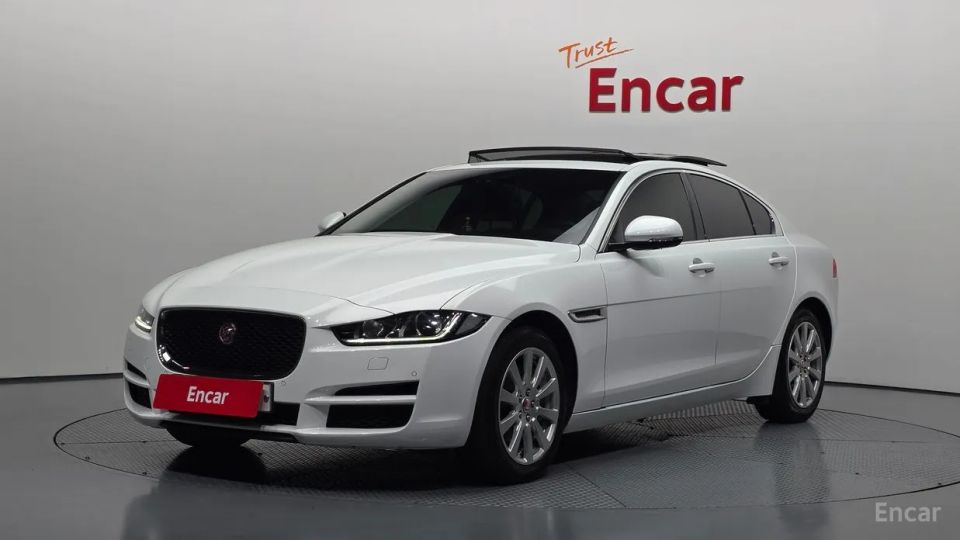 Jaguar XE