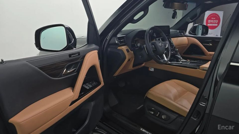 Lexus LX
