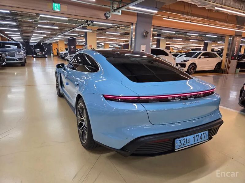 Porsche Taycan