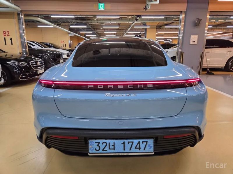 Porsche Taycan