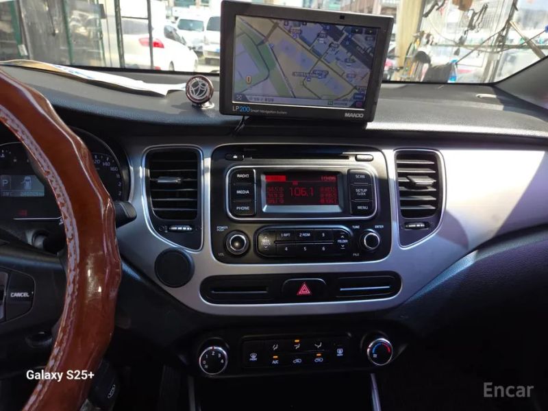Kia Carens