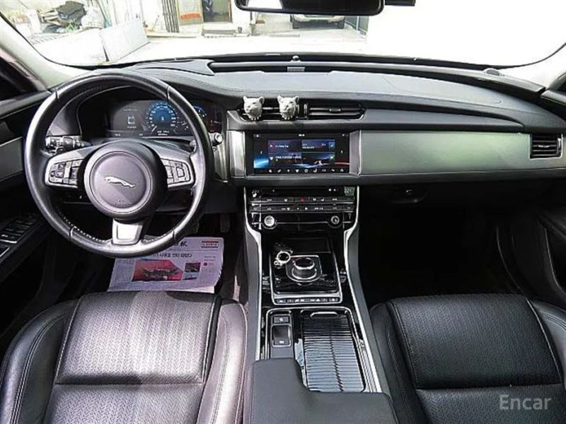 Jaguar xf