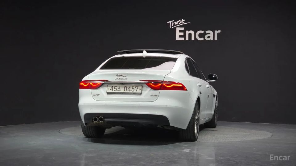Jaguar xf