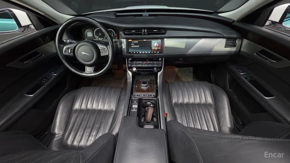 Jaguar xf