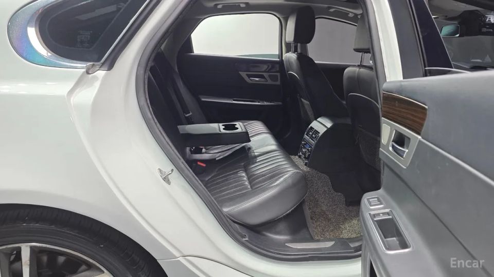 Jaguar xf