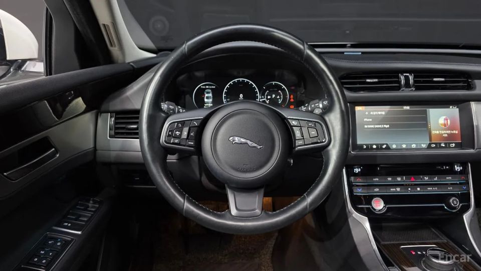 Jaguar xf
