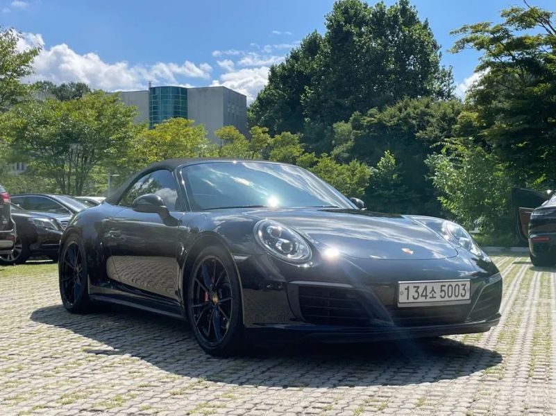 Porsche 911