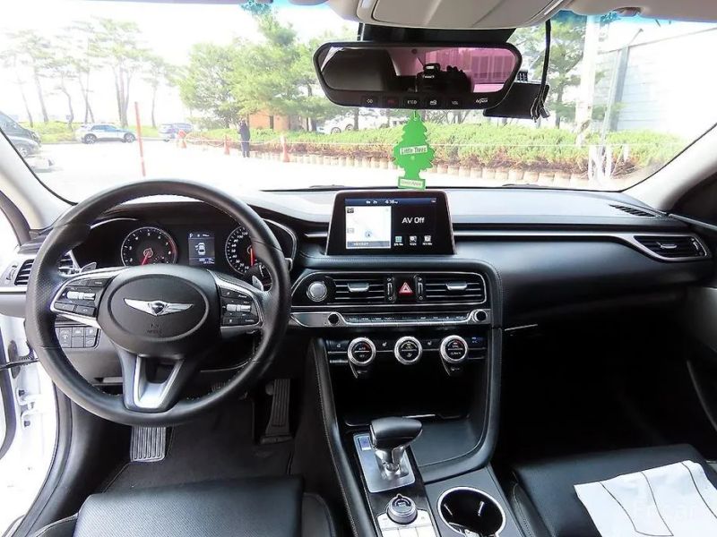 Genesis G70
