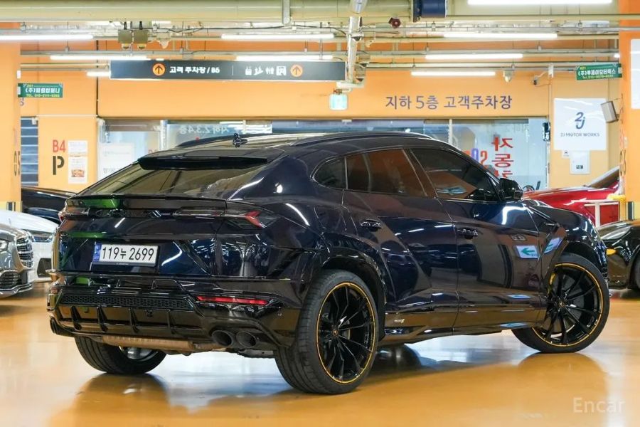 Lamborghini urus