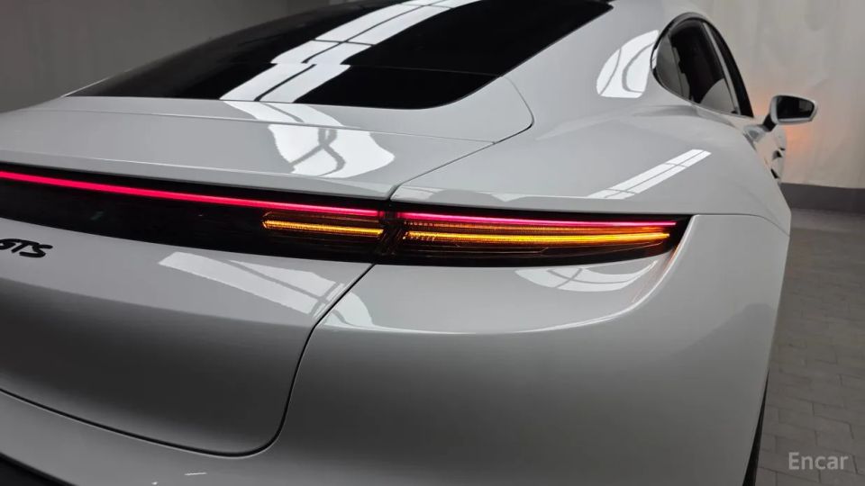 Porsche Taycan