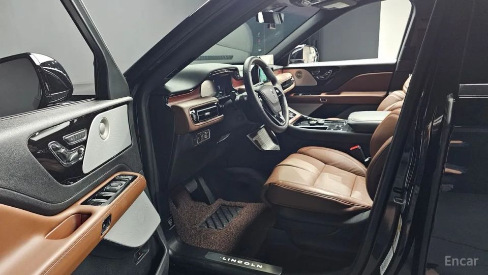 Lincoln Aviator