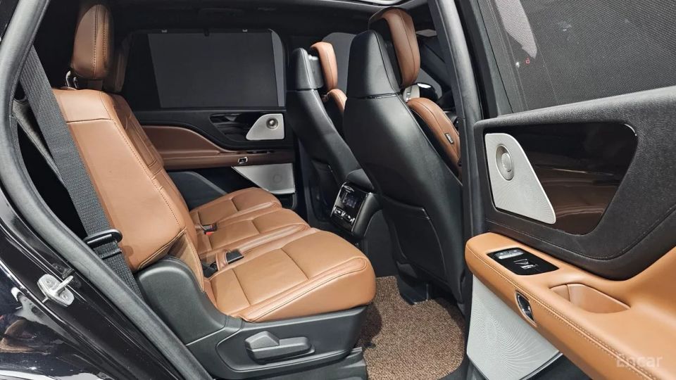 Lincoln Aviator