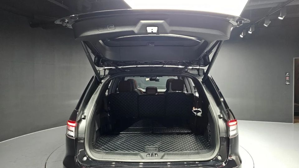 Lincoln Aviator