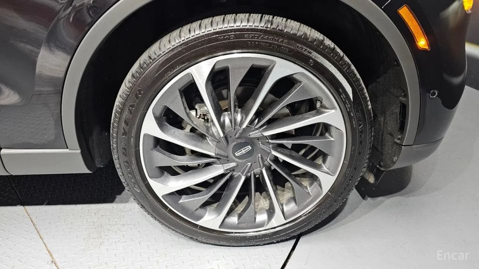 Lincoln Aviator